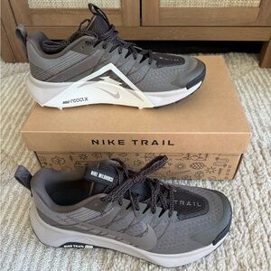 Nike Zegama 2 Trail Running Shoes in Black and Gray